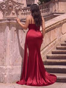 Plus Size Deep V-Neck Evening Gown, Sparkling Sequin Bodice Design, High Slit Hem, Suitable For Black Tie Events, Holiday Parties, Formal Weddings - Burgundy - View 2