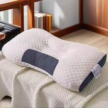 Almohada ajustable de altura ideal para quienes duermen de lado.Cuenta con una textura suave similar al plumón, su superficie blanca, grande y esponjosa brinda una sensación muy cómoda.Se adapta a distintas posturas: dormir de lado, de espalda o de estómago.Puedes modificar su altura según tus necesidades para - Multicolor - Ver 5