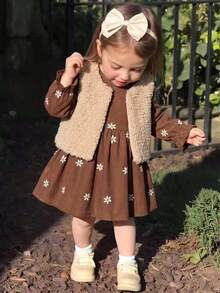 Autumn/Winter Baby Girl Cute Fuzzy Vest & Daisy Floral Waist-Cinching Dress Versatile Party/Outing Outfit Set - Multicolor - View 2