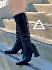 Botas Altas Para Mujer Con Tacón Ancho 8 cm Y Resorte En Pantorrilla Cierre Lateral Colores Café Tinto Y Negro Calzado Elegante Tipo Piel - Negro - Ver 5
