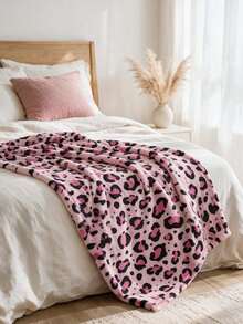 1pc 280gsm Shiny Leopard Print Flannel Blanket, Light Pink Base With High Saturation Fuchsia Leopard Spots, Vibrant And Eye-Catching, Sweet And Cool Vibe, Suitable For Sofa Binge-Watching, Nap, Car Travel - Multicolor - View 4