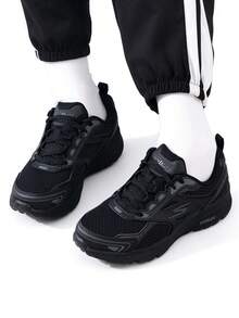 Skechers 女士GO RUN 透氣網布緩震耐磨防滑跑步鞋 - 黑色 - 查看 11