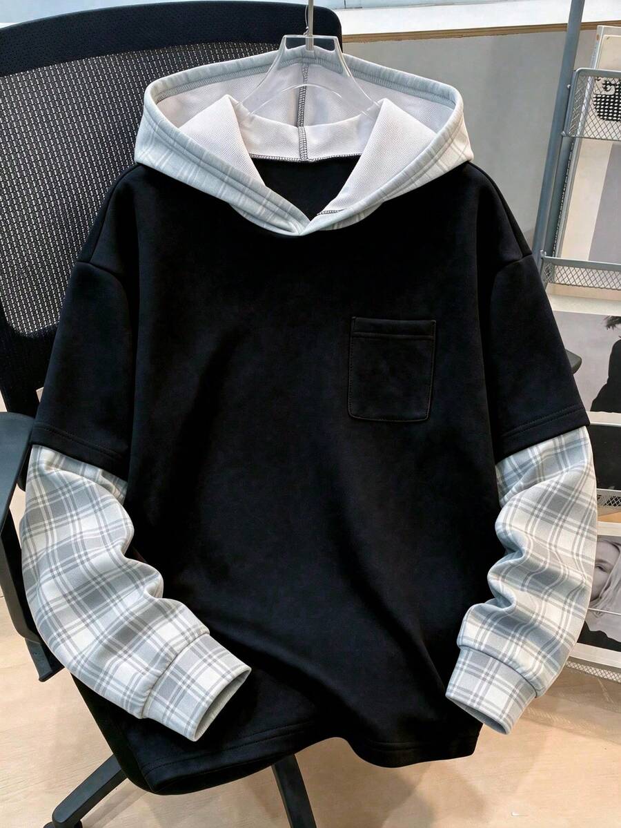 1件青少年男孩休閒街頭風百搭運動風條紋拼接設計保暖內裡寬鬆舒適連帽長袖衛衣 秋冬款 - 黑色 - 查看 1