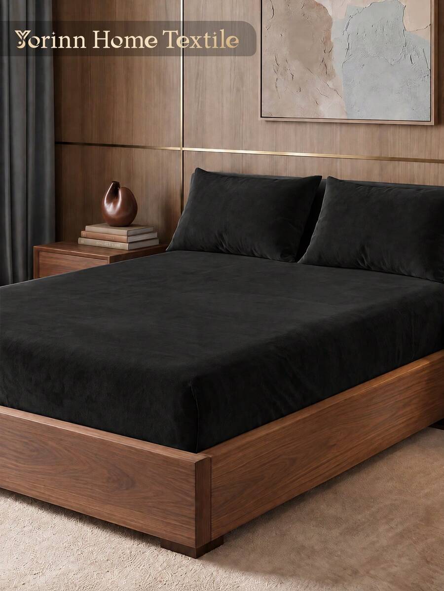 1pc Crystal Velvet Fitted Sheet, Black Bedding, Mattress Protector, Bed Cover, Comfortable Home Textile, Soft Comfortable Mattress Cover, Deep Pocket, Home And Room Decor, Pillowcases Not Included, Suitable For Twin/Full/Queen/King Size Bed, Machine Washable, Autumn/Winter Decor