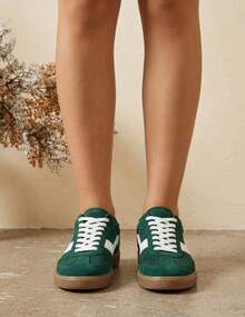 Women Tennis & Racquet Sport Shoes - Green - View 1