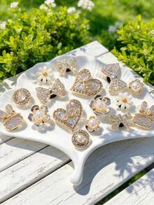 16pcs Gold Heart Shoe Decorations, Gold Rabbit Shoe Accessories, Detachable Shoe Charms, Shoe Flowers, Fashionable & Elegant, Suitable For Perforated Sandals, Slippers, Perfect As Holiday Gifts - Gold - View 4