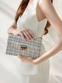 格纹翻盖链条方包迷你时尚纹理斜挎包旋转锁扣单肩包女士优雅手提包钱包，沙滩包，适合夏季、度假和日常使用，旅行必备，圣诞节冬季圣诞礼物 - 白色 - 查看 4