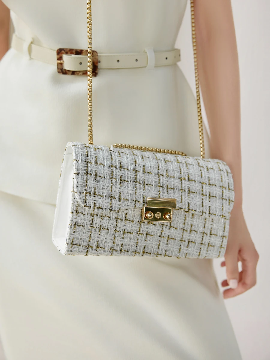 格纹翻盖链条方包迷你时尚纹理斜挎包旋转锁扣单肩包女士优雅手提包钱包，沙滩包，适合夏季、度假和日常使用，旅行必备，圣诞节冬季圣诞礼物 - 白色 - 查看 1