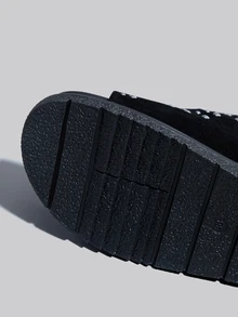 DareSee 女士舒适厚底铆钉绑带套脚凉鞋，休闲沙滩鞋，适合夏季度假、冬季送礼、音乐节 - 黑色 - 查看 4