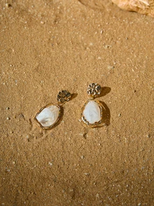 Tropiscape Pendientes colgantes geométricos de metal con textura, regalos de Navidad - Dorado - Ver 4