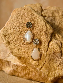 Tropiscape Pendientes colgantes geométricos de metal con textura, regalos de Navidad - Dorado - Ver 1