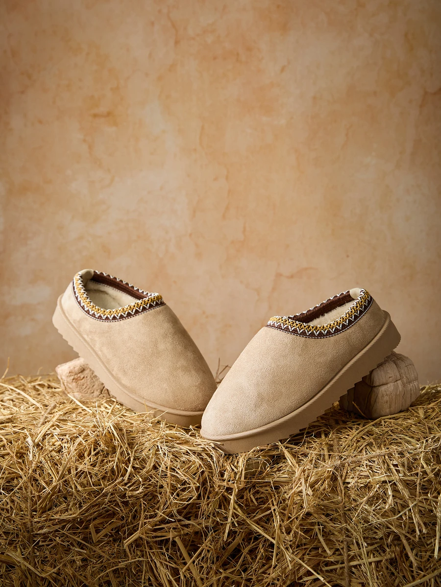 Tropiscape 宽版女靴，保暖套脚休闲户外时尚百搭冬季鞋款，万圣节适用 - 卡其色 - 查看 1