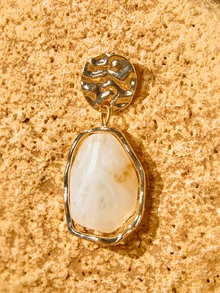 Tropiscape Pendientes colgantes geométricos de metal con textura, regalos de Navidad - Dorado - Ver 5