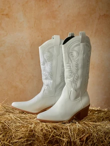 Tropiscape Botas altas de tacón grueso de moda para fiesta con punta puntiaguda y bordado para mujer, ideales para uso en exteriores en Navidad, invierno y como regalo de Navidad - Blanco - Ver 1