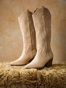 Tropiscape 女士麂皮尖头刺绣粗跟高筒牛仔靴，秋冬度假风，休闲海滩风，秋季圣诞节冬季圣诞礼物