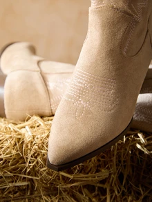 Tropiscape 女士麂皮尖头刺绣粗跟高筒牛仔靴，秋冬度假风，休闲海滩风，秋季圣诞节冬季圣诞礼物