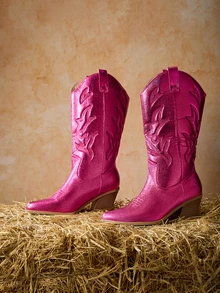 Tropiscape Damen Fransen Dekor Slip-On Modestiefel, Mode passend zu Mini-Rock Urlaubs Weiße Western Stiefel, zu tragen mit Pullover Winter Geschenke Cottagecore, Sommer Outfit - Heißes Pink - Übersicht 3