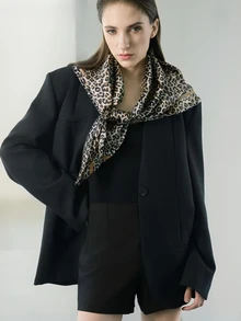 CHICVUE 1条女士时尚豹纹90厘米方巾，多功能头巾，适合所有季节，圣诞节冬季圣诞礼物 - 01-卡其 - 查看 1