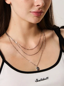 Hatastic Zestaw 3 srebrnych naszyjników z wielowarstwowym łańcuszkiem ze stylowym geometrycznym wisiorkiem i cyrkoniami sześciennymi, zapięcie łańcuszkowe, ilość losowych prezentów świątecznych