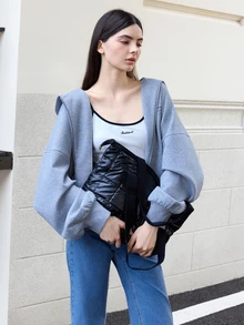 Hatastic 轻便商务休闲绗缝单肩托特包，适合青少年女性、大学生、职场新人及白领人士，完美适用于办公室、大学、工作、商务、通勤、户外活动、旅行、郊游、书包等场合。大容量，便携易用，是送给青少年女性、大学生的理想之选，也是大学音乐节的完美礼物。 - 黑色 - 查看 4