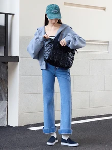 Hatastic 轻便商务休闲绗缝单肩托特包，适合青少年女性、大学生、职场新人及白领人士，完美适用于办公室、大学、工作、商务、通勤、户外活动、旅行、郊游、书包等场合。大容量，便携易用，是送给青少年女性、大学生的理想之选，也是大学音乐节的完美礼物。 - 黑色 - 查看 5