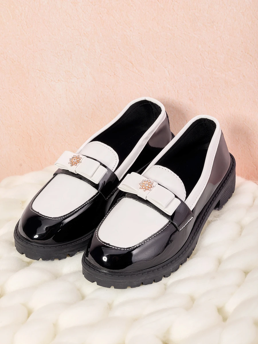 Hatastic 女士水钻装饰厚底乐福鞋，休闲春秋季黑白拼接尖头套脚舒适驾车鞋，优雅平底鞋，音乐节礼物