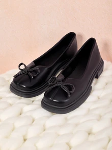 Hatastic Women's Black Fashionable Bow Decor Round Toe Slip-On Chunky Heel Casual Loafers Valentines Gifts Music Fest - Black - View 1
