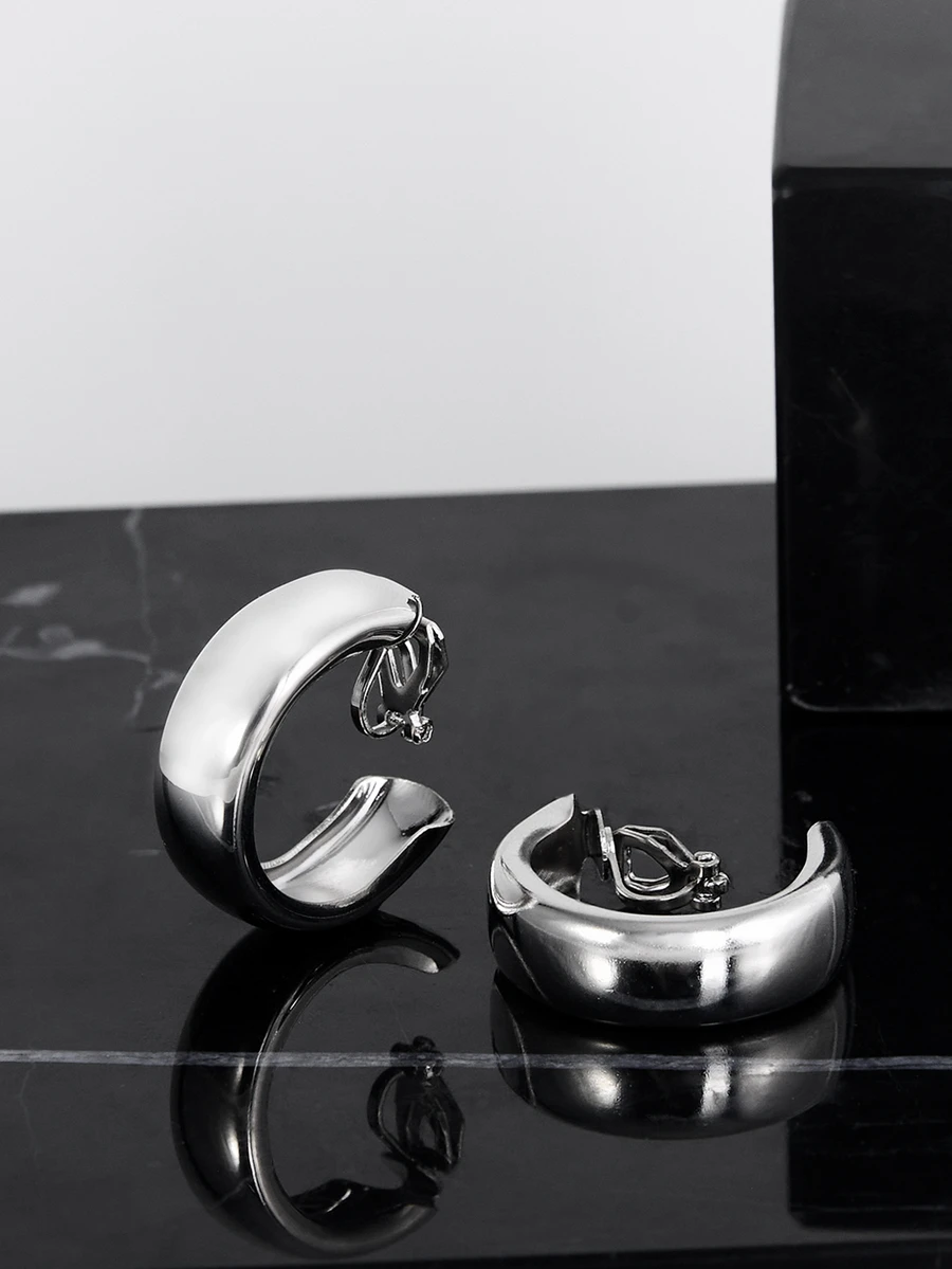 CHICVUE 1 Pair Fashionable Minimalist Metal Hoop Clip On Earrings, Suitable For Women Without Pierced Ears, Everyday Wear Gifts - Hoop Earrings - View 1