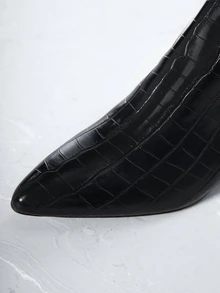 CHICVUE 女士鳄鱼纹侧拉链粗跟靴，时尚户外靴，搭配连衣裙，圣诞礼物之选 - 黑色 - 查看 4