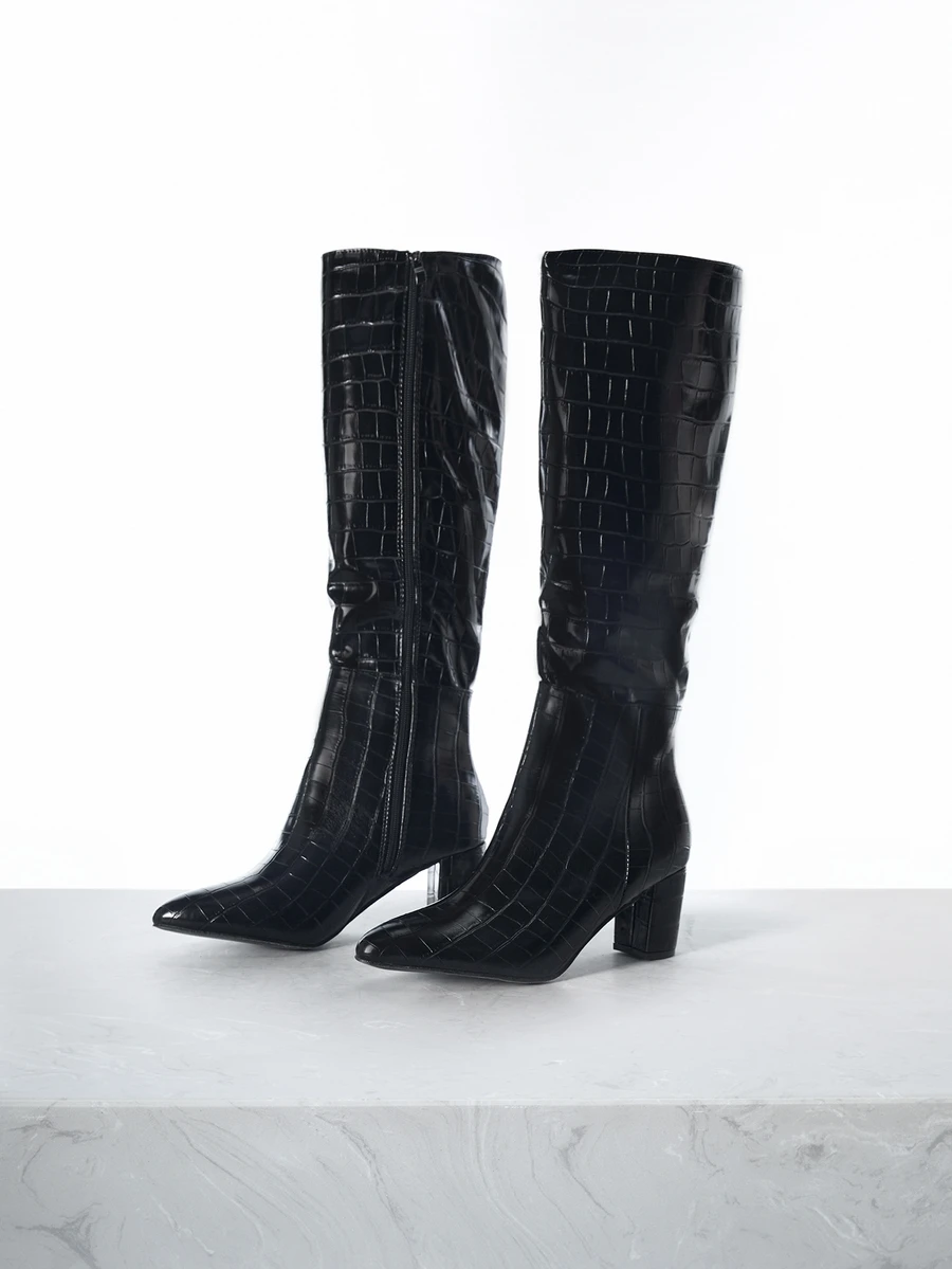 CHICVUE 女士鳄鱼纹侧拉链粗跟靴，时尚户外靴，搭配连衣裙，圣诞礼物之选 - 黑色 - 查看 1