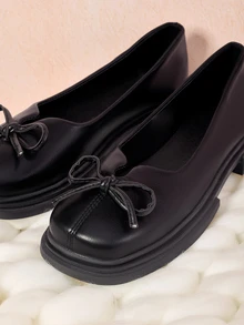 Hatastic Women's Black Fashionable Bow Decor Round Toe Slip-On Chunky Heel Casual Loafers Valentines Gifts Music Fest - Black - View 5