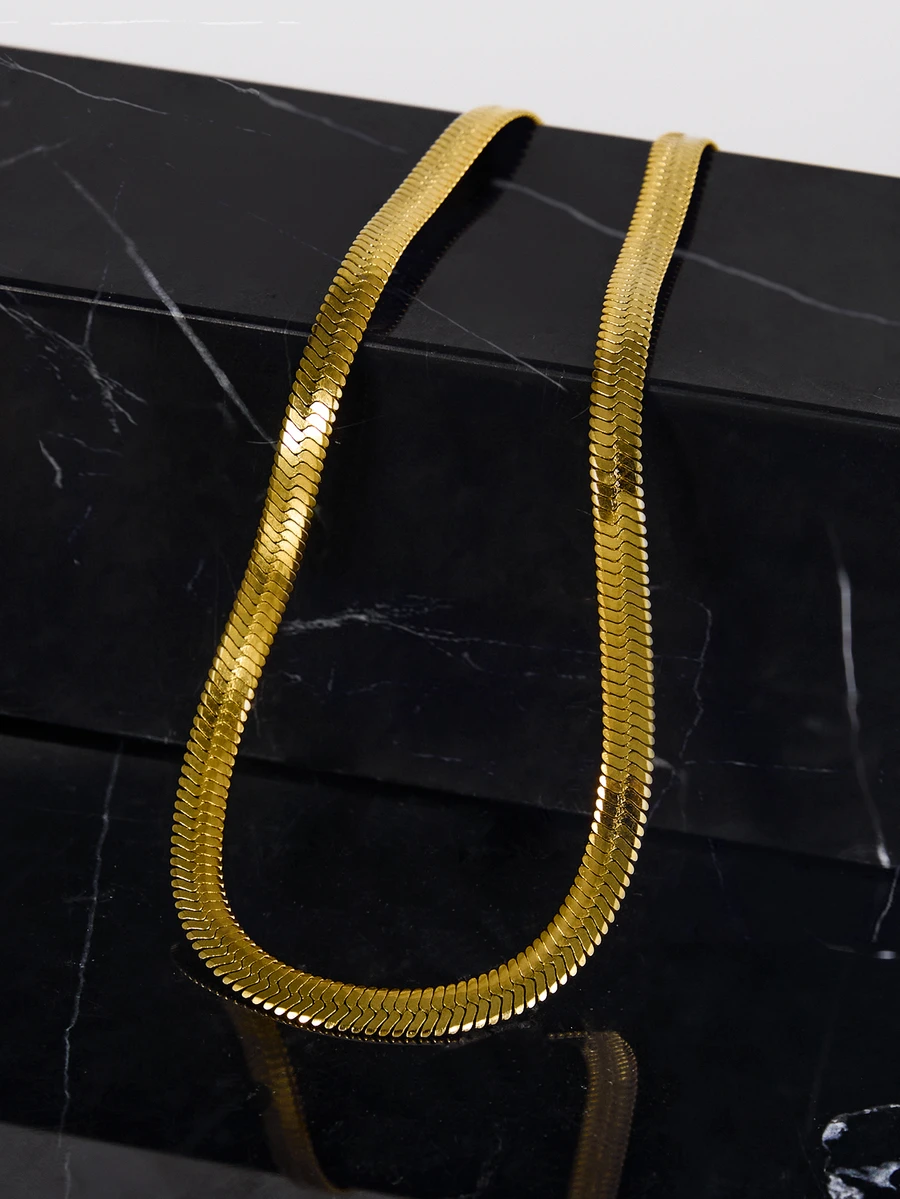 CHICVUE 1pc 18K Gold Plated Stainless Steel Flat Snake Chain Necklace For Women, Thick Bohemian Style Gift Gifts