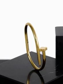 CHICVUE 1件装女士时尚优雅四叶草手镯，18K金，不锈钢材质，防水，不褪色，适合日常佩戴，理想的母亲节礼物和圣诞礼物 - 金色 - 查看 4