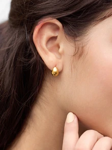 Hatastic 1对时尚镂空水滴形不锈钢耳钉，经典简约通勤必备，女士圣诞礼物 - 金黃色 - 查看 3