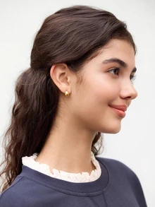 Hatastic 1对时尚镂空水滴形不锈钢耳钉，经典简约通勤必备，女士圣诞礼物 - 金黃色 - 查看 4