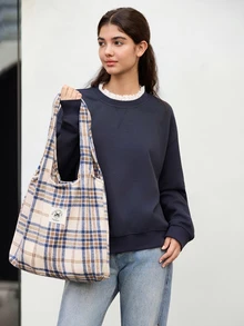 Hatastic Túi tote kẻ caro tối giản, nhẹ, dễ mang theo, cổ điển, giản dị dành cho nữ sinh trung học, sinh viên đại học, giáo viên, nhân viên văn phòng, người mới vào nghề và nhân viên văn phòng. Hoàn hảo cho văn phòng, hoạt động ngoài trời, trường tiểu học, trung học cơ sở, trung học phổ thông, công việc, kinh doanh, đi lại. Túi quà tặng tốt nhất, quà tặng lễ hội âm nhạc. - Màu Khaki - Xem 2
