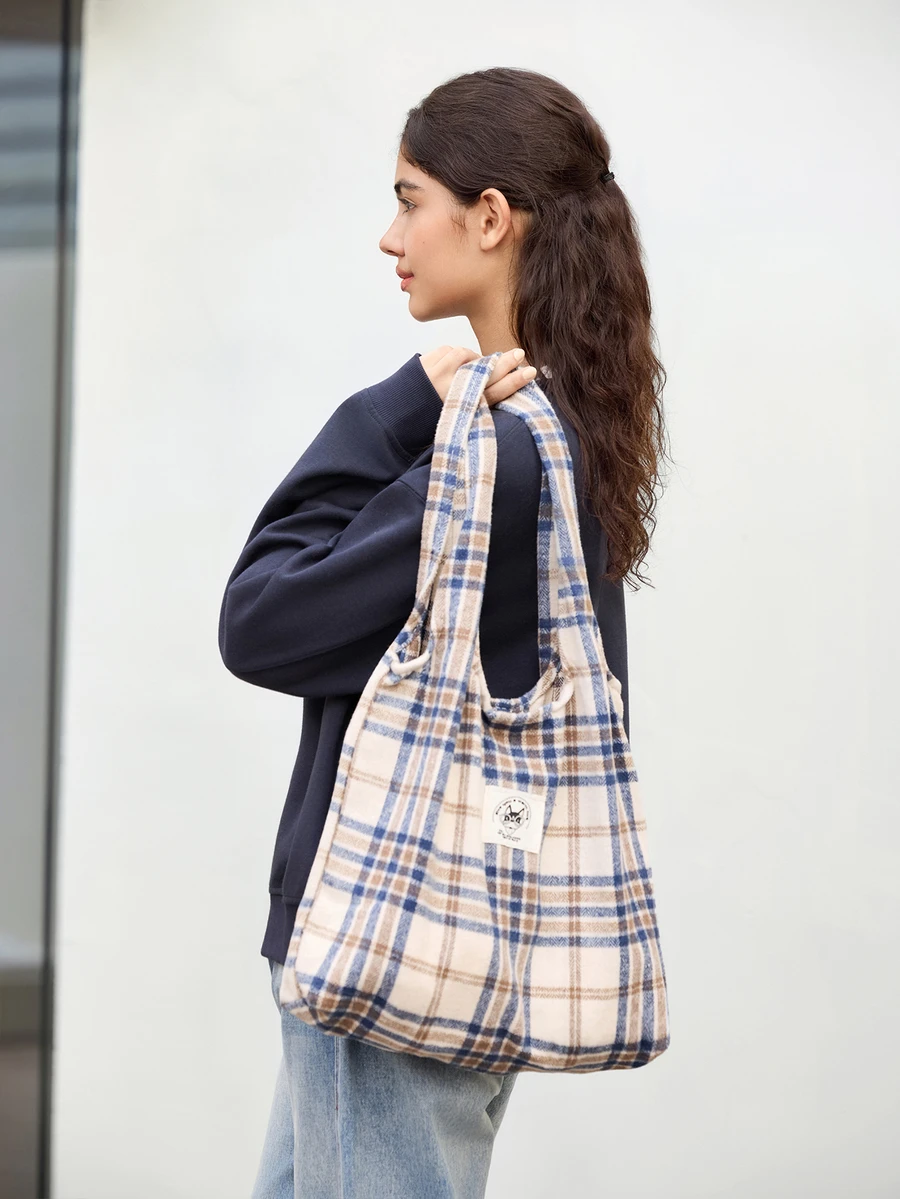 Hatastic Túi tote kẻ caro tối giản, nhẹ, dễ mang theo, cổ điển, giản dị dành cho nữ sinh trung học, sinh viên đại học, giáo viên, nhân viên văn phòng, người mới vào nghề và nhân viên văn phòng. Hoàn hảo cho văn phòng, hoạt động ngoài trời, trường tiểu học, trung học cơ sở, trung học phổ thông, công việc, kinh doanh, đi lại. Túi quà tặng tốt nhất, quà tặng lễ hội âm nhạc. - Màu Khaki - Xem 1