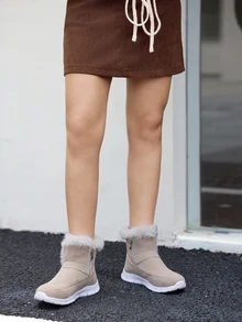 Hatastic 新款冬季奢华串珠搭扣轻便平底保暖女式雪地靴，毛绒靴，音乐节礼物 - 灰色 - 查看 2