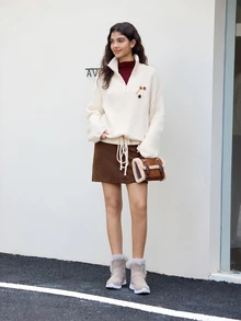 Hatastic 新款冬季奢华串珠搭扣轻便平底保暖女式雪地靴，毛绒靴，音乐节礼物 - 灰色 - 查看 5