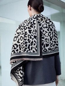 CHICVUE 波西米亚风女士双面豹纹提花仿羊绒围巾披肩，适合秋冬季日常佩戴，亦可作为圣诞礼物 - 彩色 - 查看 4