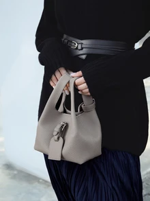 CHICVUE Small Batch Design Casual Versatile Minimalist Fashion PU Texture One Shoulder Oblique Handbag Tote Bucket Bag Ladies Outdoor Handbag, High-End Quality Retro Messenger Bag Gifts - Grey - View 2