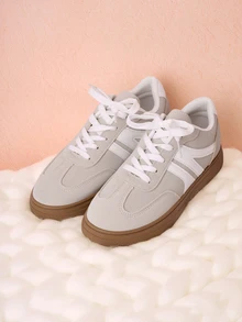 Hatastic 秋冬季女士时尚运动鞋一双装，几何图案PU鞋面，系带设计，复古圆头，休闲运动鞋，圣诞礼物 - 米色 - 查看 1