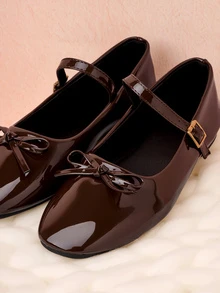 Hatastic 秋冬新款女士咖啡棕色搭扣蝴蝶结装饰奢华时尚百搭玛丽珍鞋，适合连衣裙、派对、舞蹈等场合，休闲户外公主仙女风学院风乐福鞋，低跟经典复古欧美风平底鞋，音乐节礼物之选 - 咖啡棕 - 查看 4