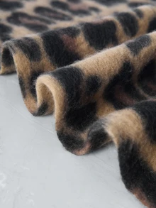 CHICVUE 1条女士豹纹涤纶优雅多功能保暖围巾，适合日常使用，亦可作为圣诞礼物 - 卡其色 - 查看 4