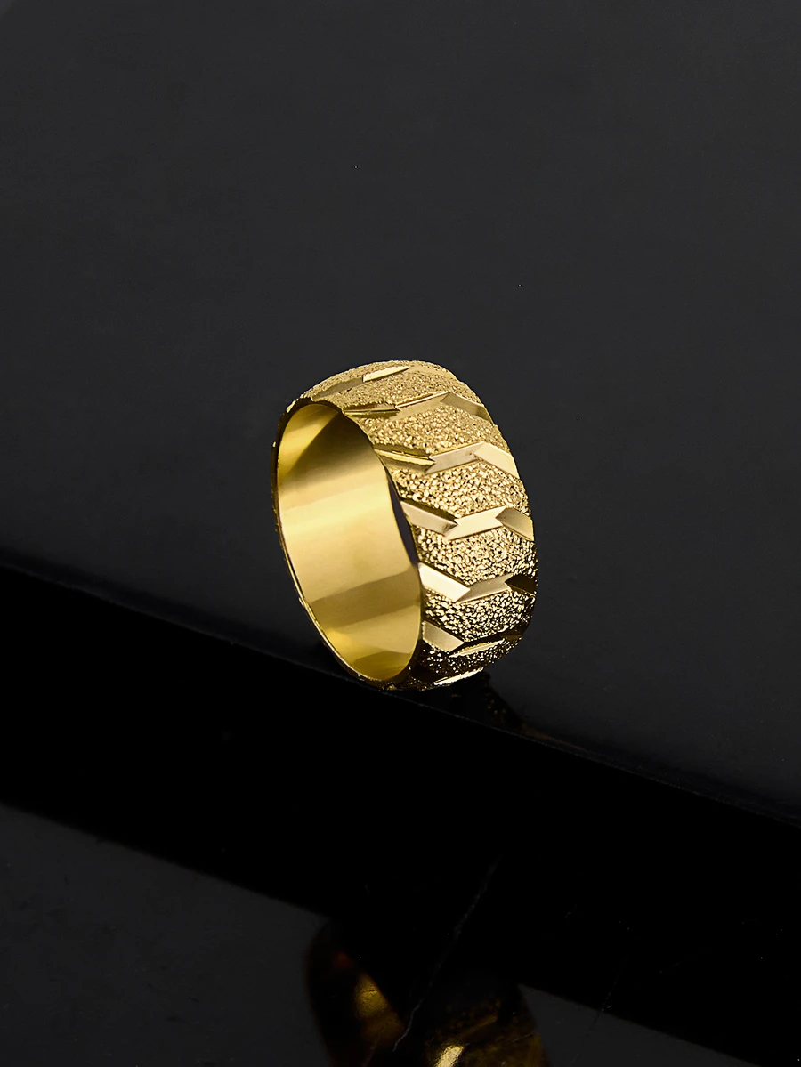 CHICVUE 1枚不锈钢时尚戒指，男女通用情侣戒指，适合婚礼、节日、日常佩戴，亦可作为圣诞礼物 - 金黃色 - 查看 1