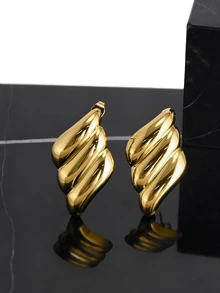 CHICVUE 欧美时尚独特设计不锈钢镀18K金个性化空气三角三层翅膀耳钉，女士圣诞礼物 - 金色 - 查看 1