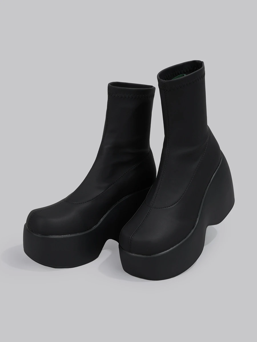 DareSee 女士黑色仿皮踝靴，西部风格厚底坡跟，侧缝细节，休闲日常及节日穿着，秋冬季必备圣诞礼物 - 黑色 - 查看 1