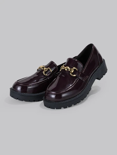 DareSee 女士酒红色圆头金属装饰厚底套脚乐福鞋，时尚学院风户外防滑耐磨柔软PU皮复古制服乐福鞋，大码圣诞礼物