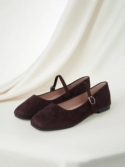 Clariva 天鹅绒玛丽珍方头平底鞋，咖啡色，圣诞礼物