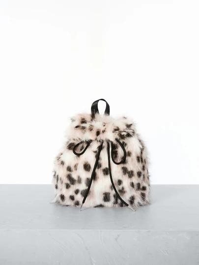 CHICVUE 1个优雅毛绒时尚旅行背包，大容量可爱背包，迷你可爱蓬松背包，时尚毛绒旅行日用背包，适合女孩和女士的可爱书包，完美的生日礼物，轻便时尚斜挎包。便携式个性化单肩包。圣诞礼物